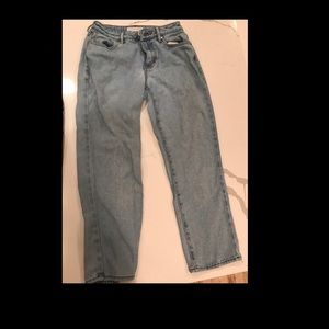 pacsun light wash mom jeans!!